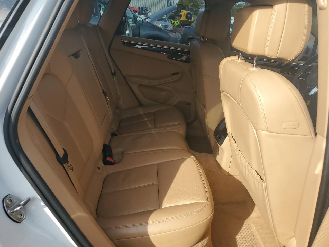 2015 PORSCHE Macan