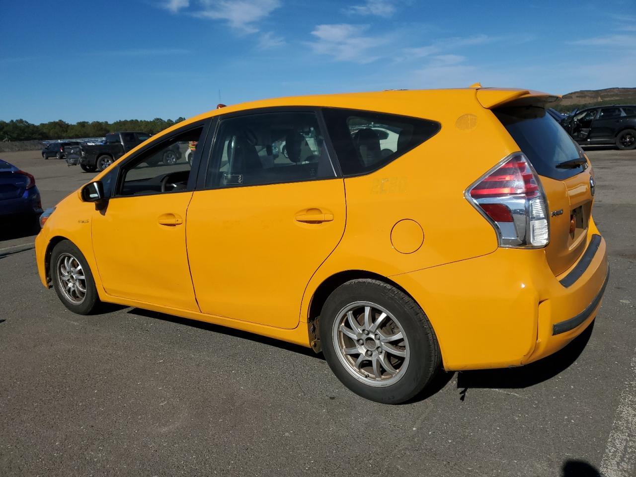 2016 TOYOTA PRIUS V