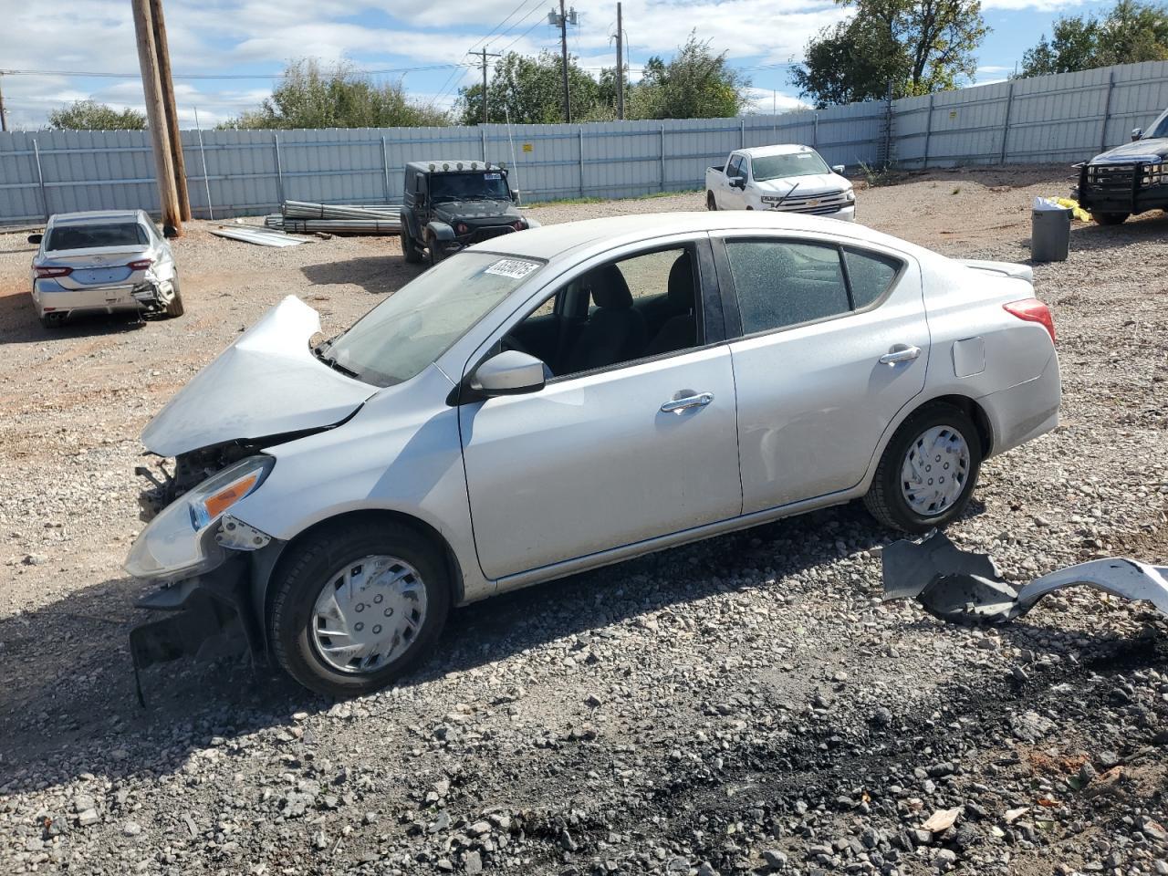 2017 NISSAN VERSA
