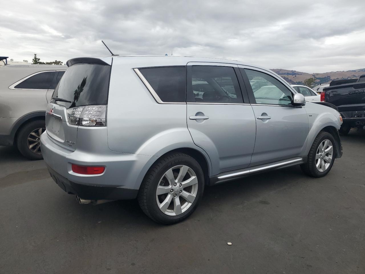 2011 MITSUBISHI outlander
