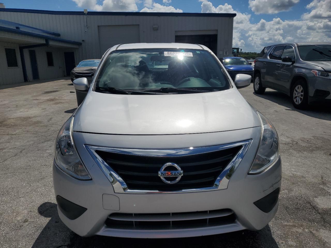 2017 NISSAN VERSA