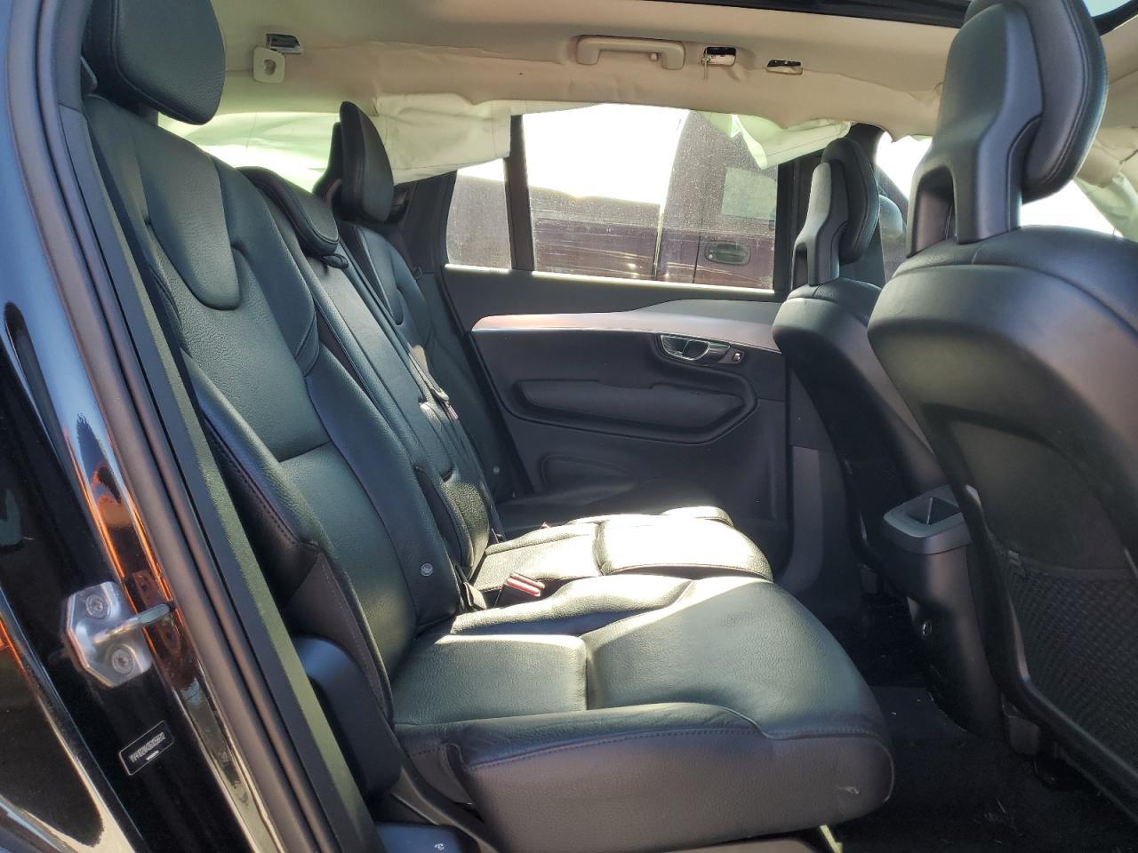 2016 VOLVO XC90