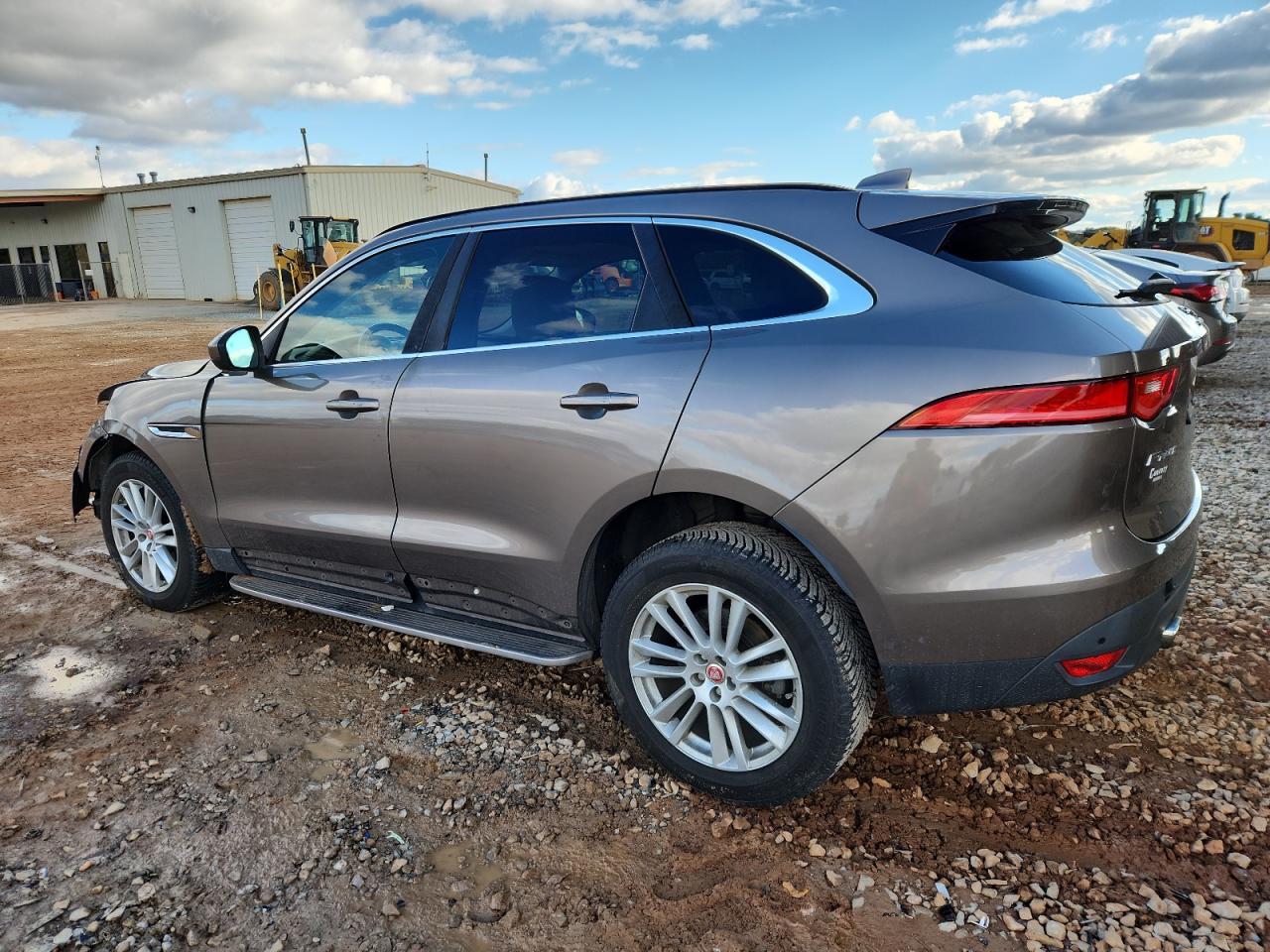 2017 JAGUAR F-Pace