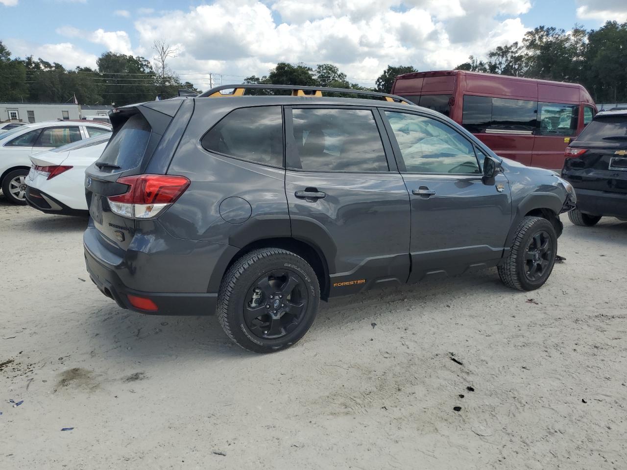 2024 SUBARU FORESTER