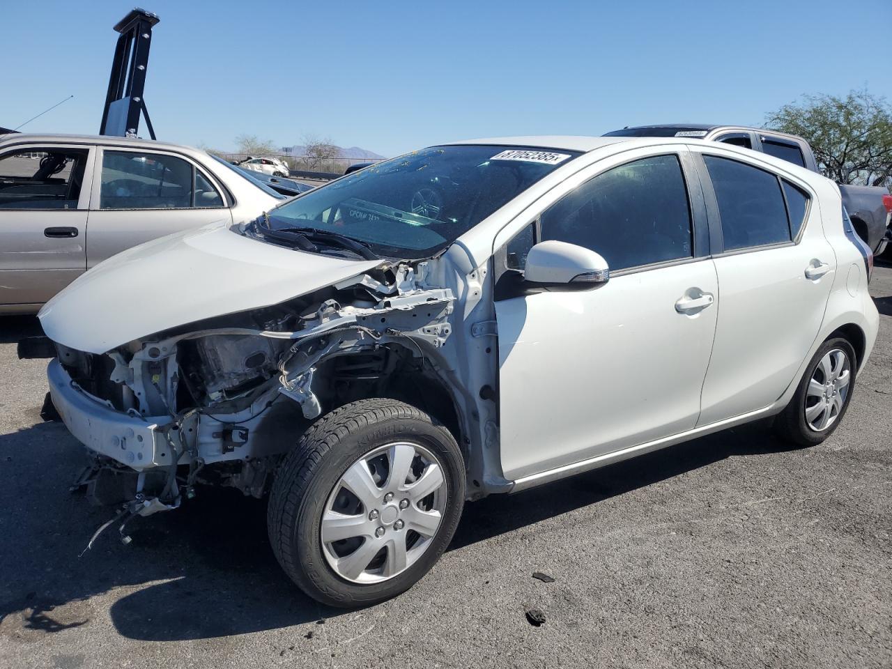 2015 TOYOTA Prius c