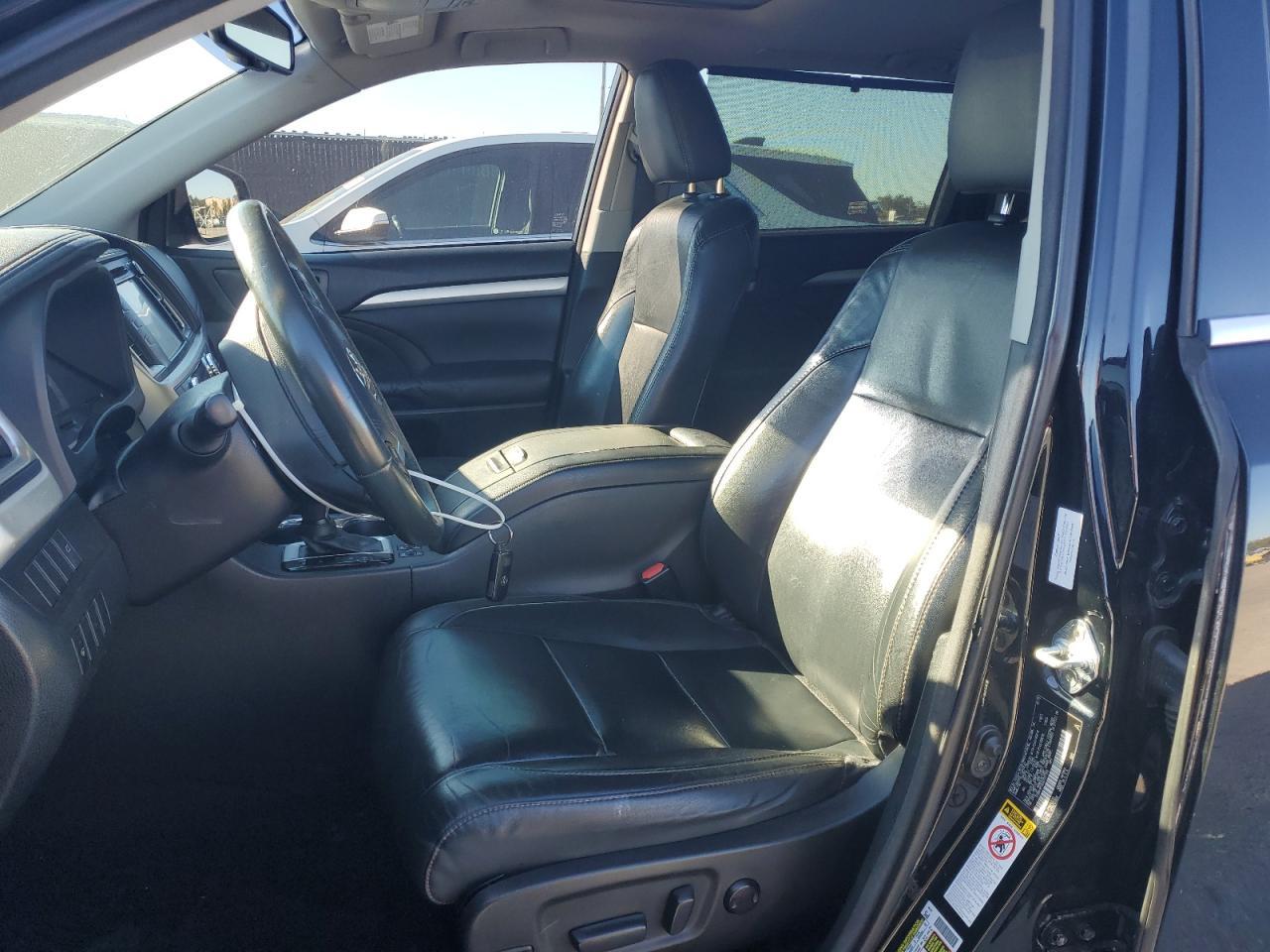 2016 TOYOTA HIGHLANDER