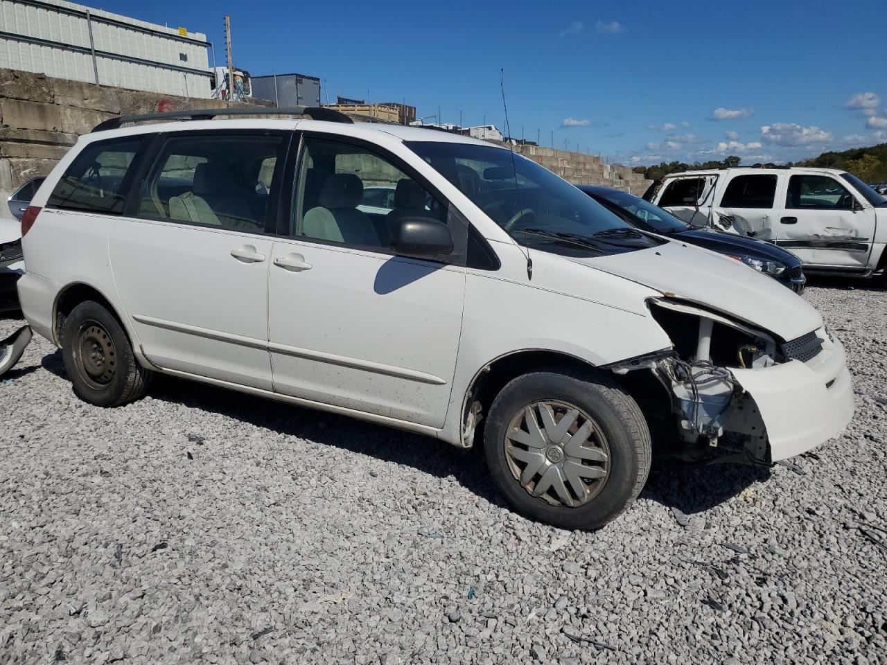 2005 TOYOTA SIENNA