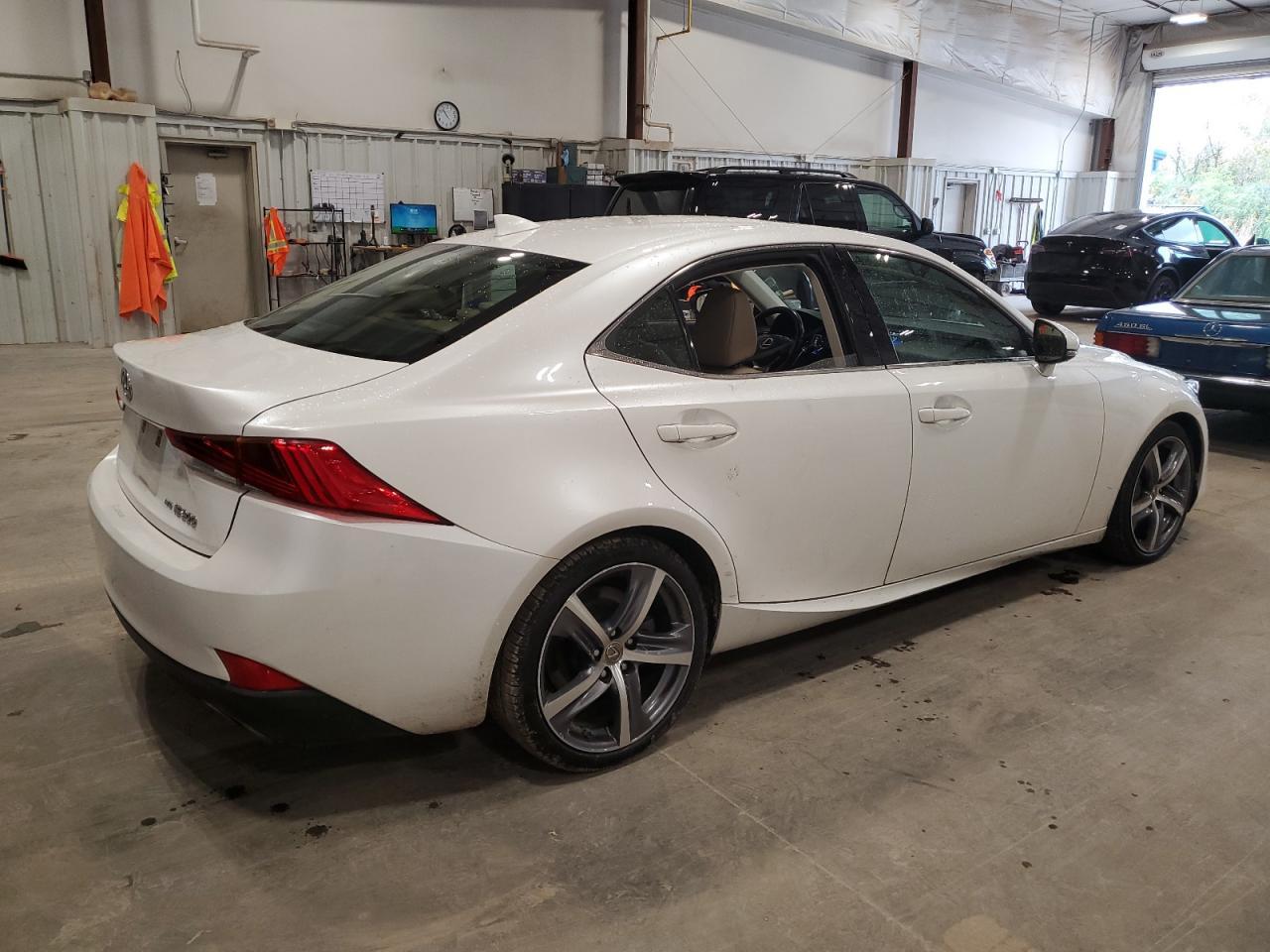 2018 LEXUS IS 300