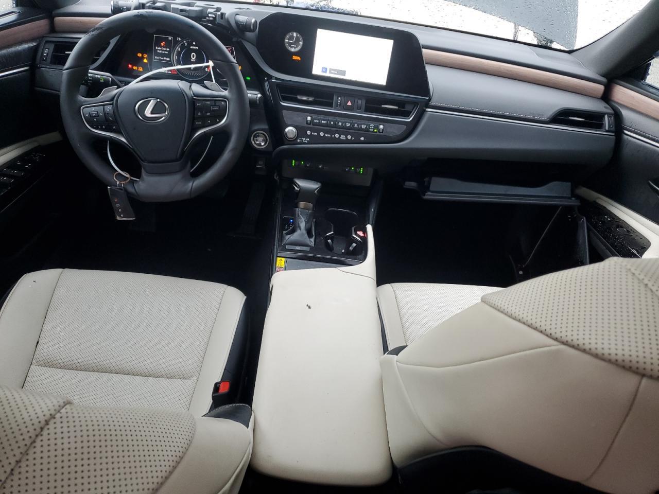 2024 LEXUS Es