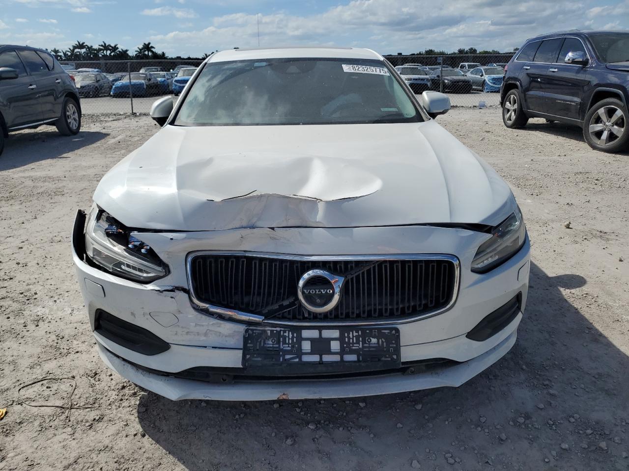 2018 VOLVO S90