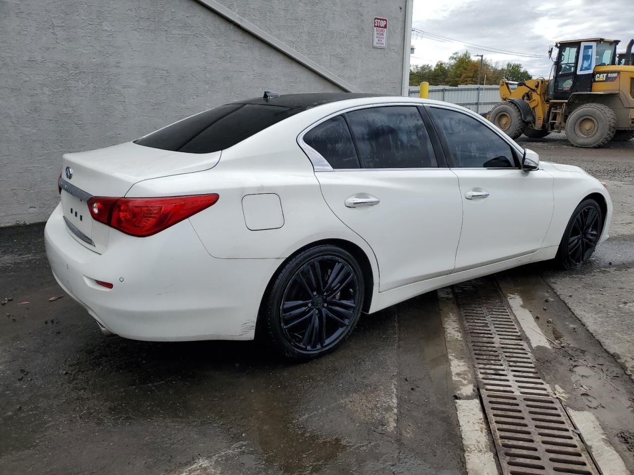 2015 INFINITI Q50