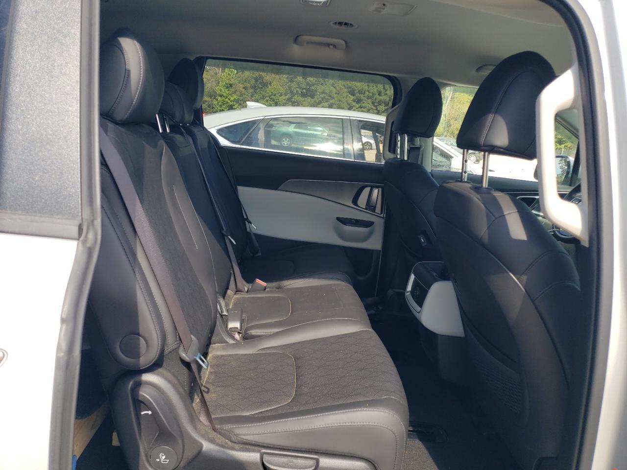 2023 KIA Carnival