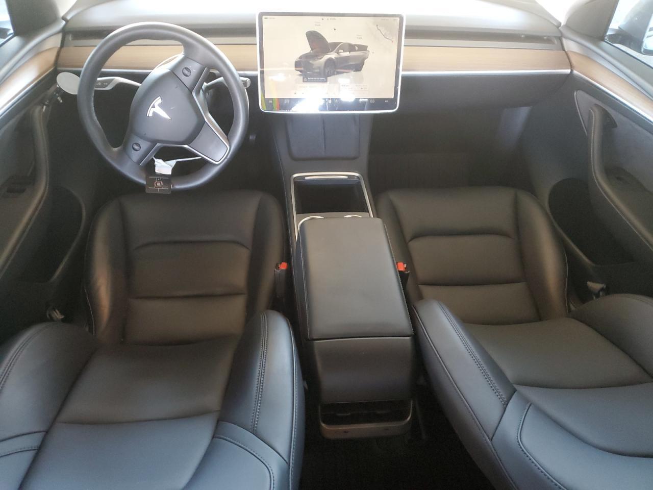 2025 TESLA MODEL Y