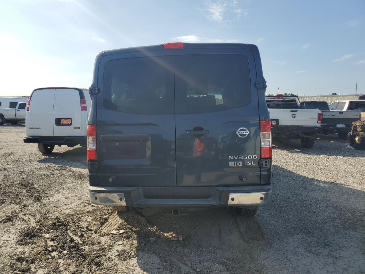 2015 NISSAN Nv