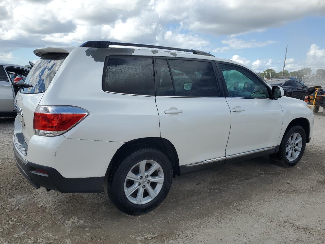 2013 TOYOTA HIGHLANDER