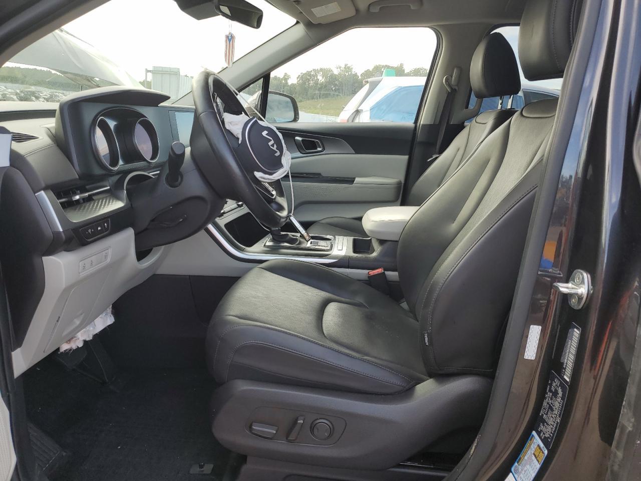 2023 KIA Carnival