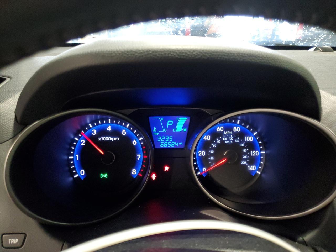 2011 HYUNDAI TUCSON
