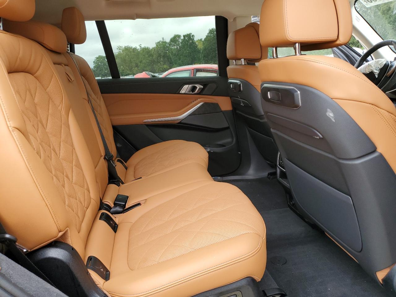 2025 BMW X7