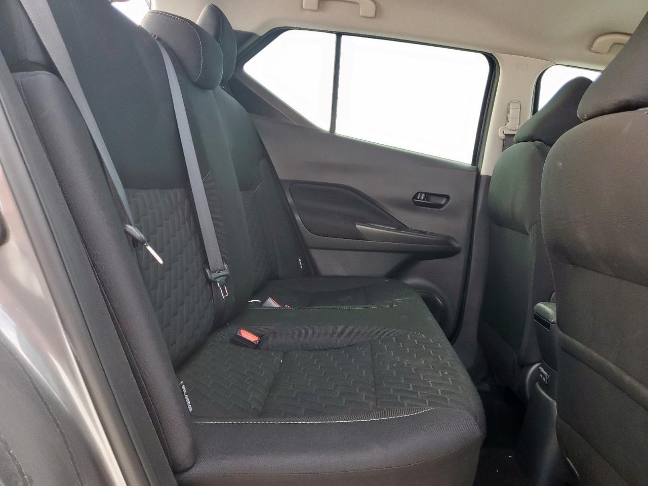 2021 NISSAN KICKS