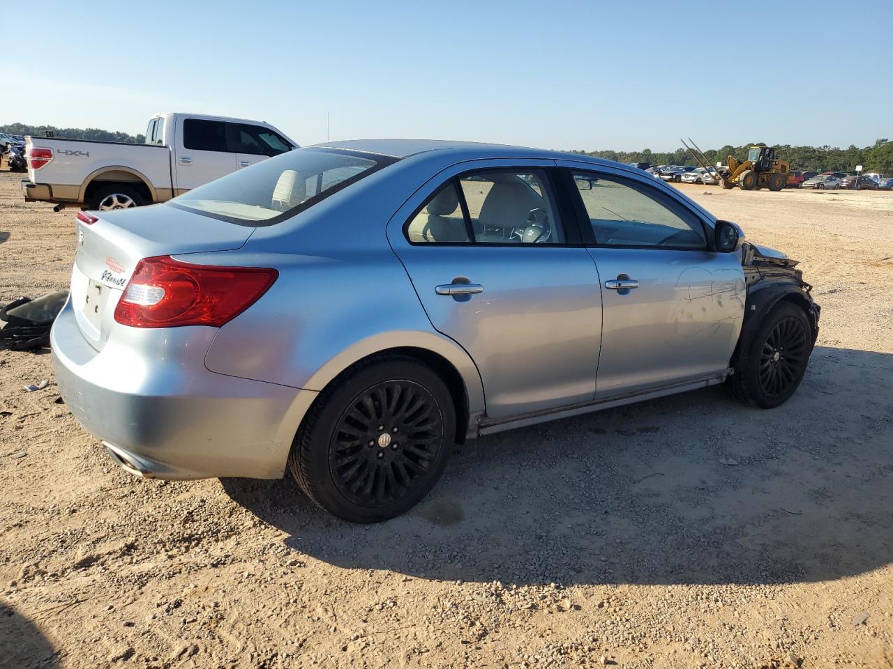 2012 SUZUKI Kizashi