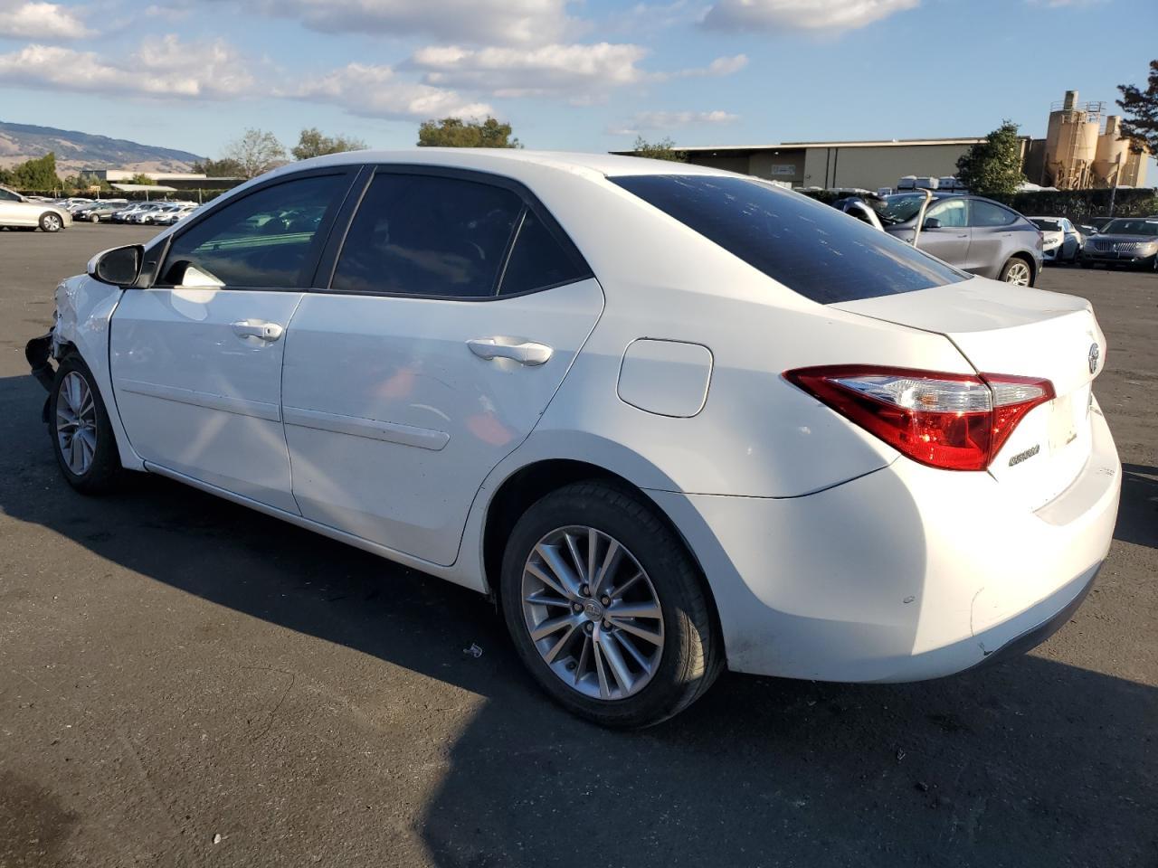 2015 TOYOTA COROLLA