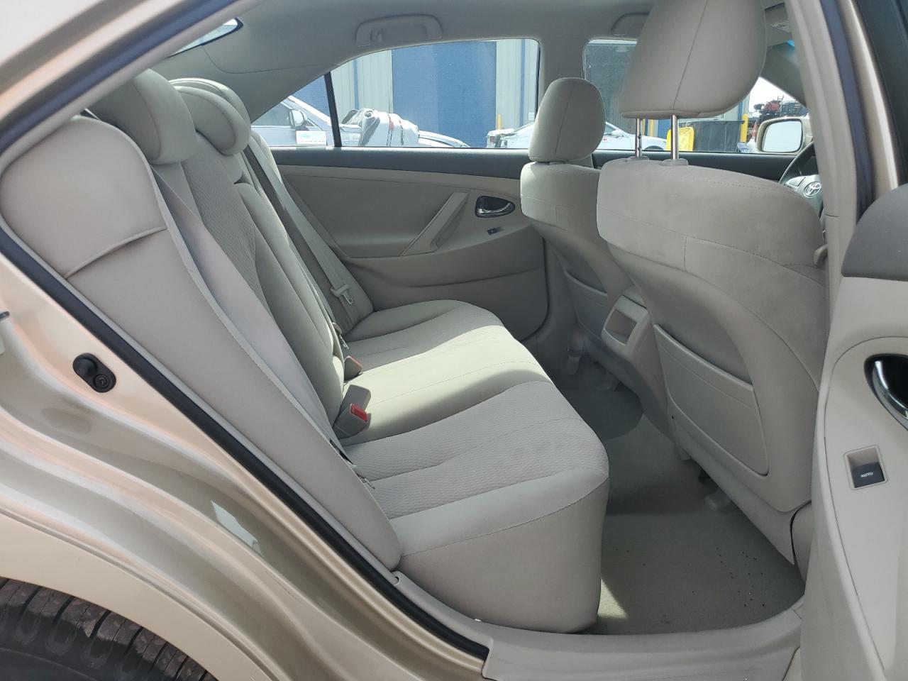 2011 TOYOTA CAMRY