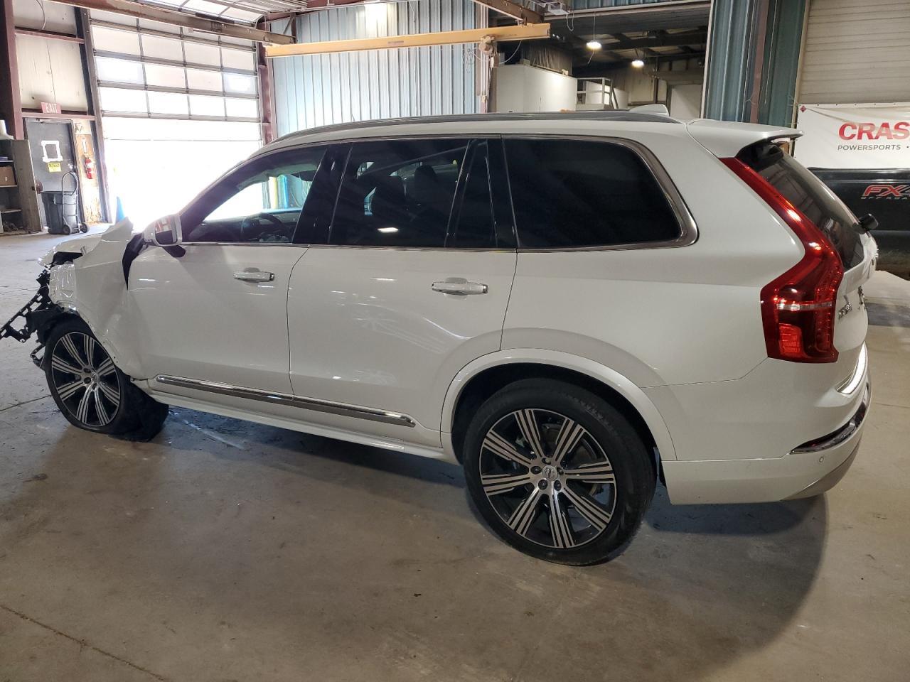 2022 VOLVO XC90