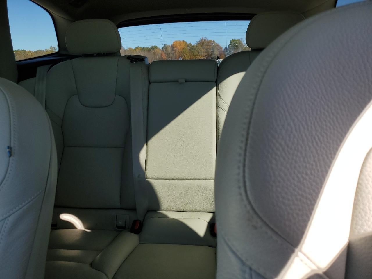 2023 VOLVO XC60