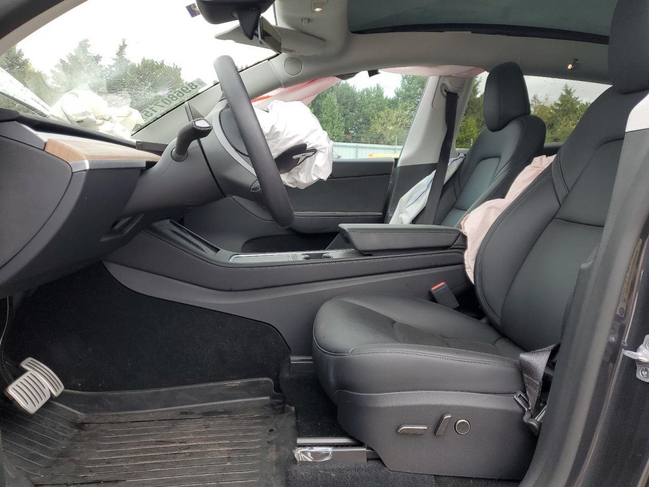 2025 TESLA MODEL Y