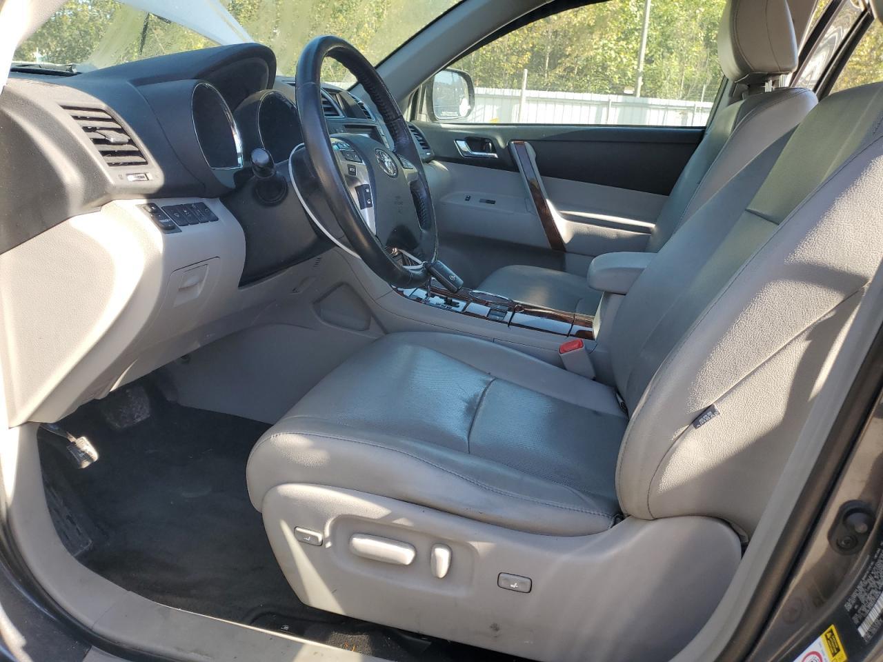 2012 TOYOTA HIGHLANDER