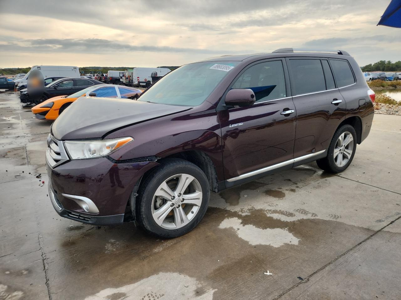 2011 TOYOTA HIGHLANDER