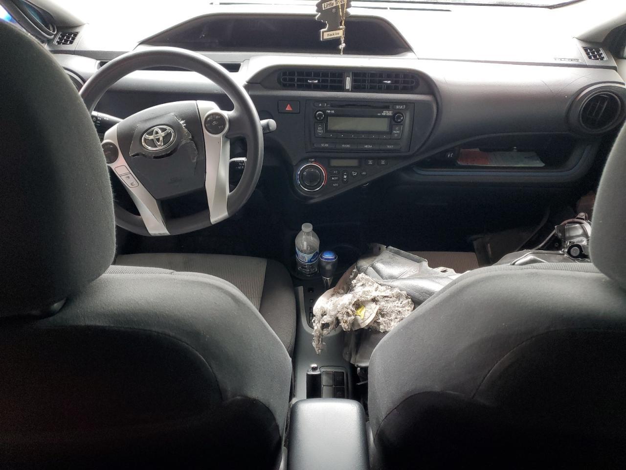2013 TOYOTA Prius c