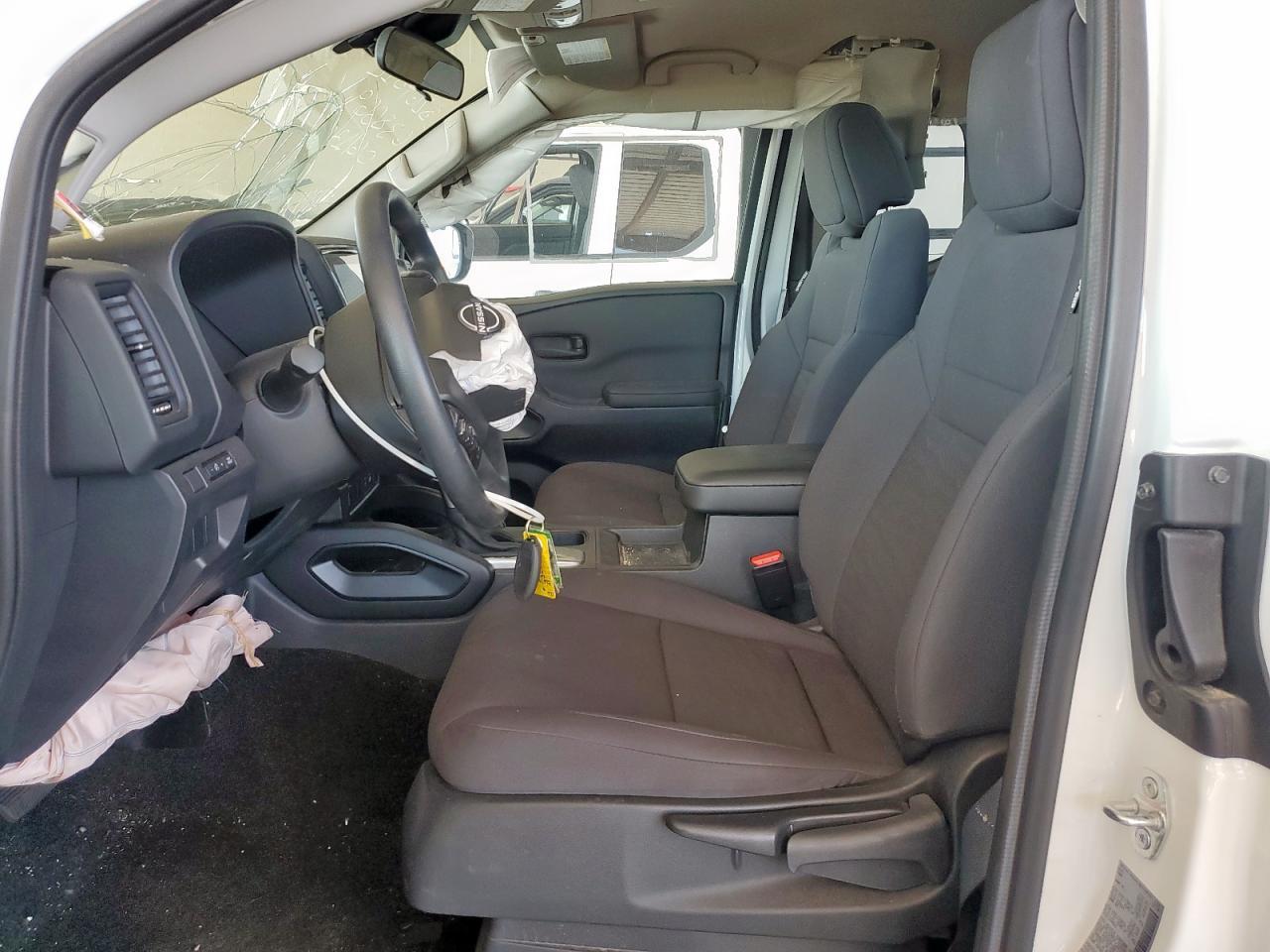 2024 NISSAN Frontier