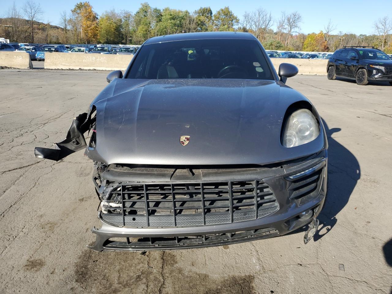 2016 PORSCHE Macan