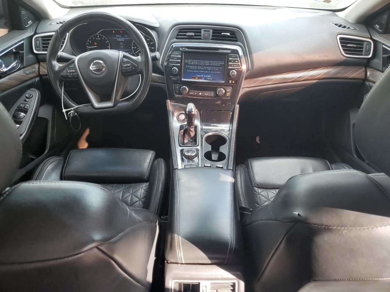 2017 NISSAN Maxima