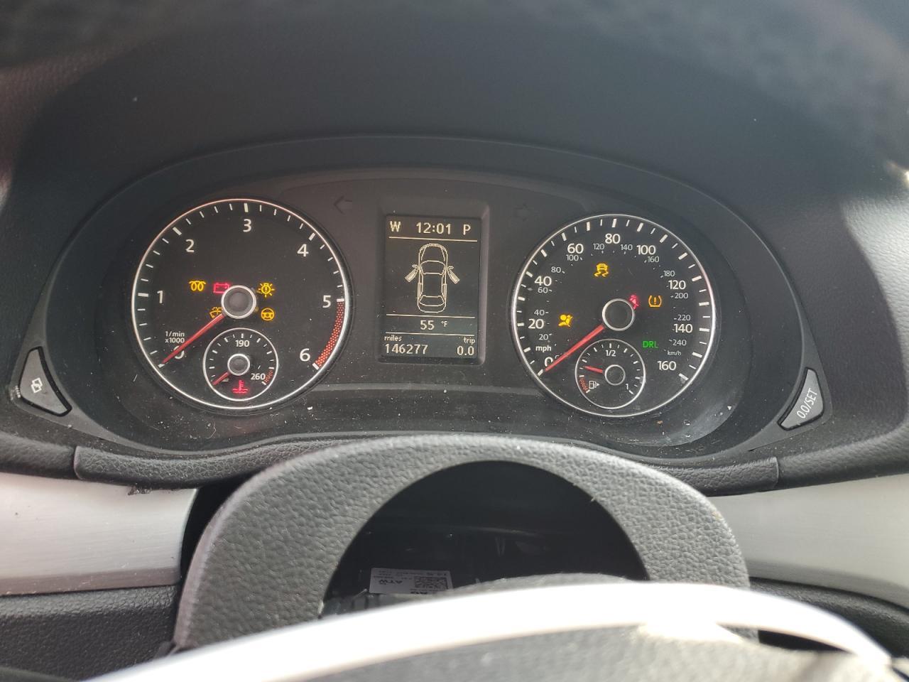 2012 VOLKSWAGEN Passat