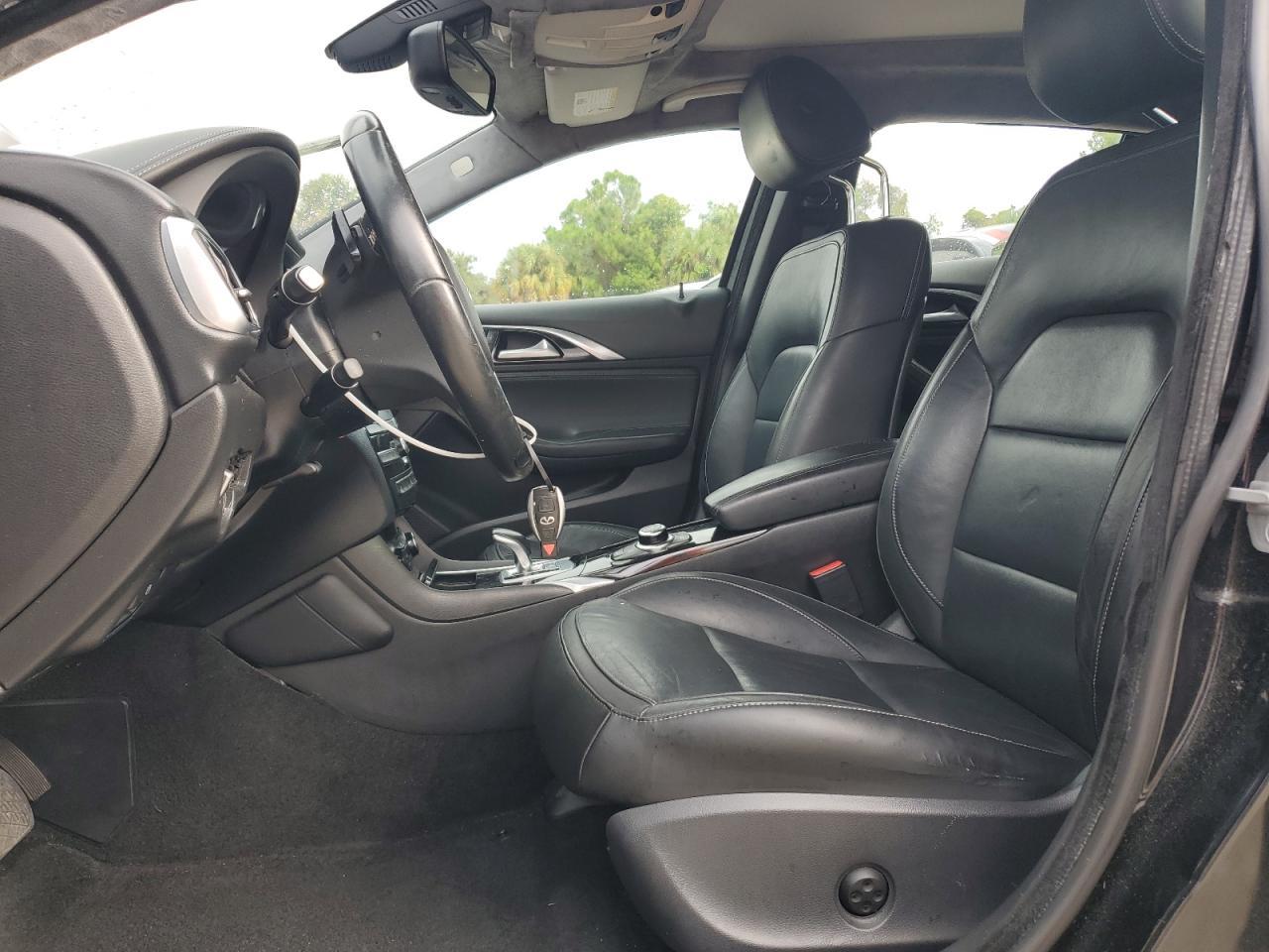 2017 INFINITI QX30