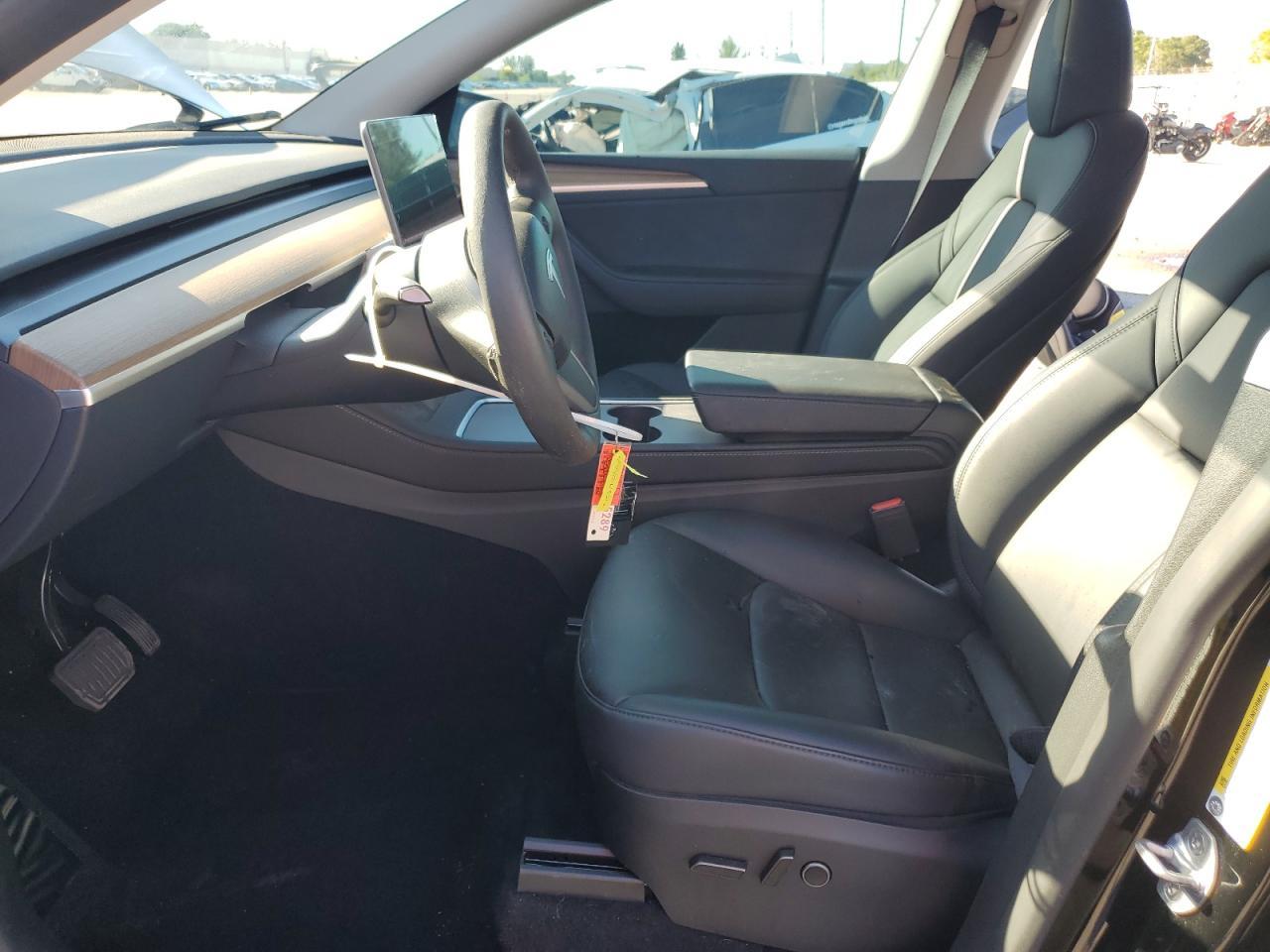 2025 TESLA MODEL Y
