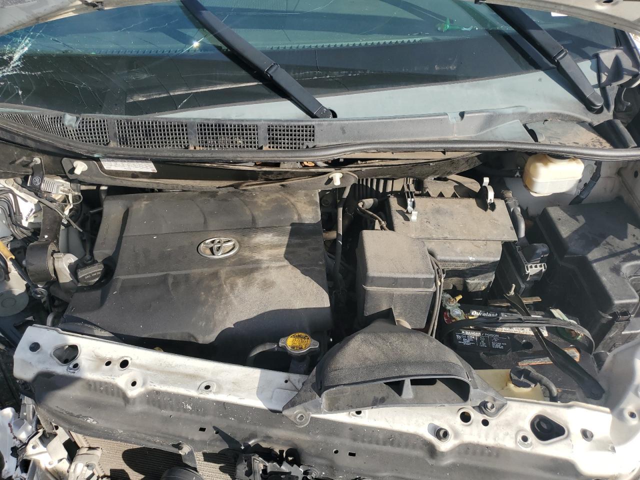 2014 TOYOTA SIENNA