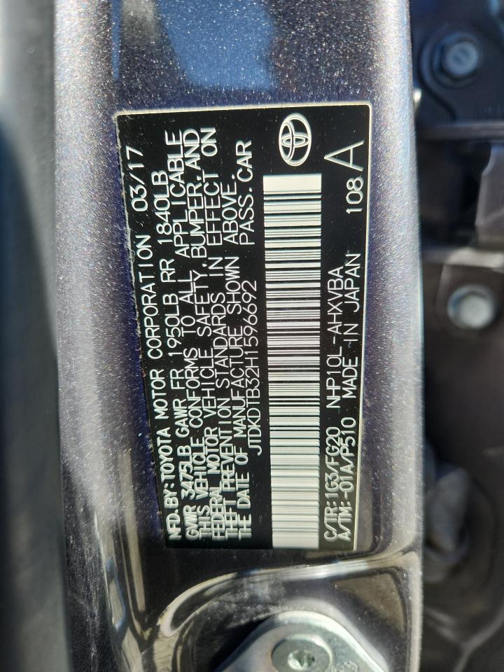 2017 TOYOTA Prius c