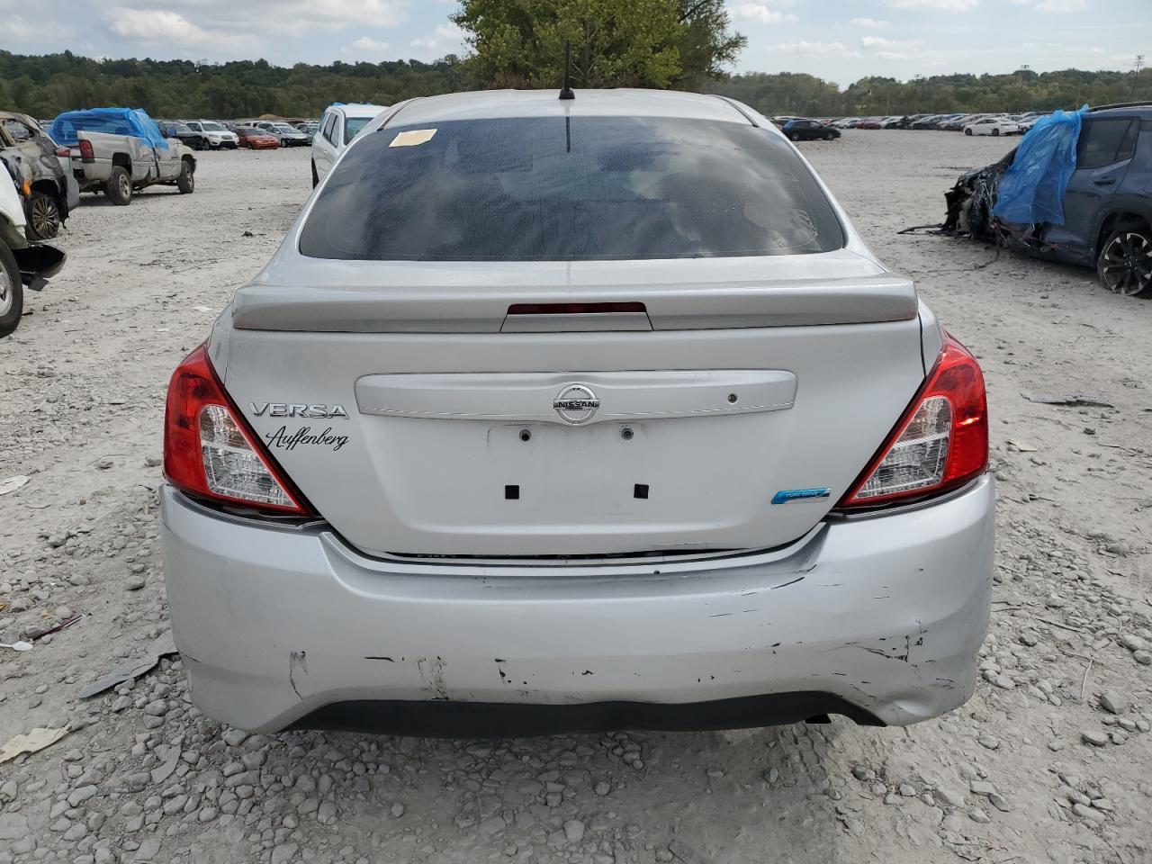2016 NISSAN VERSA