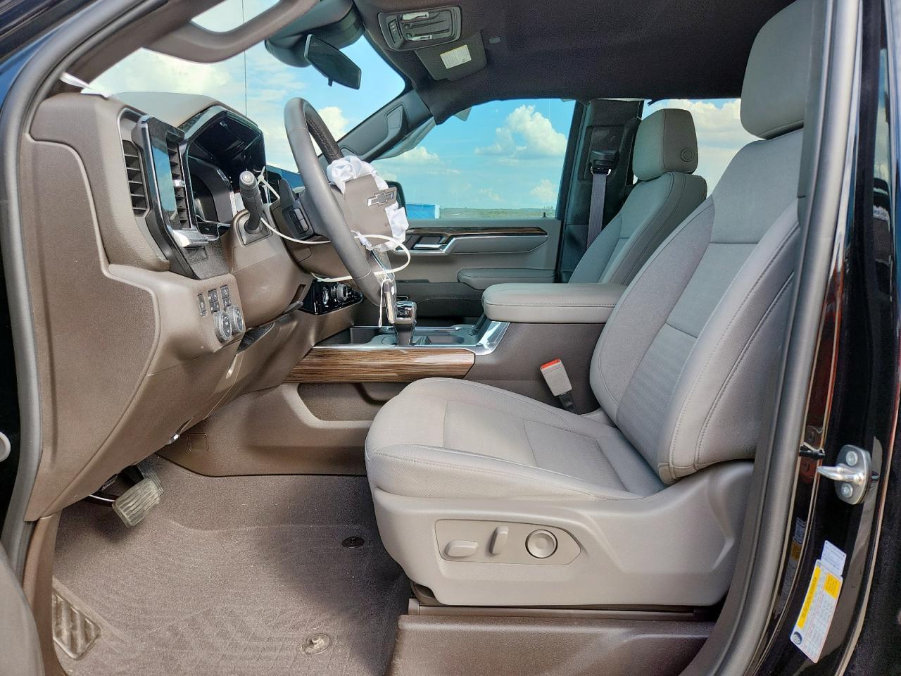 2024 CHEVROLET Silverado