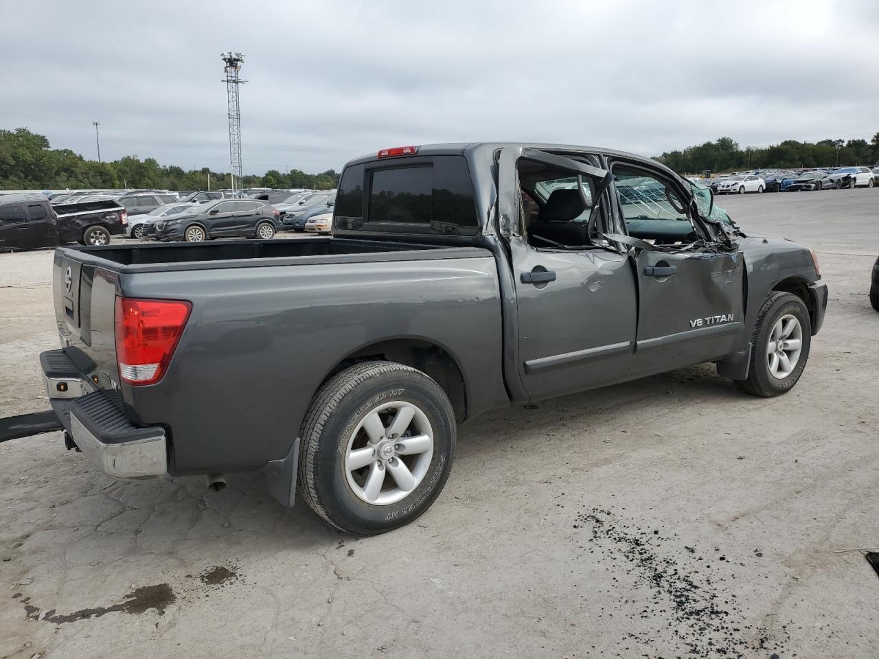 2011 NISSAN Titan