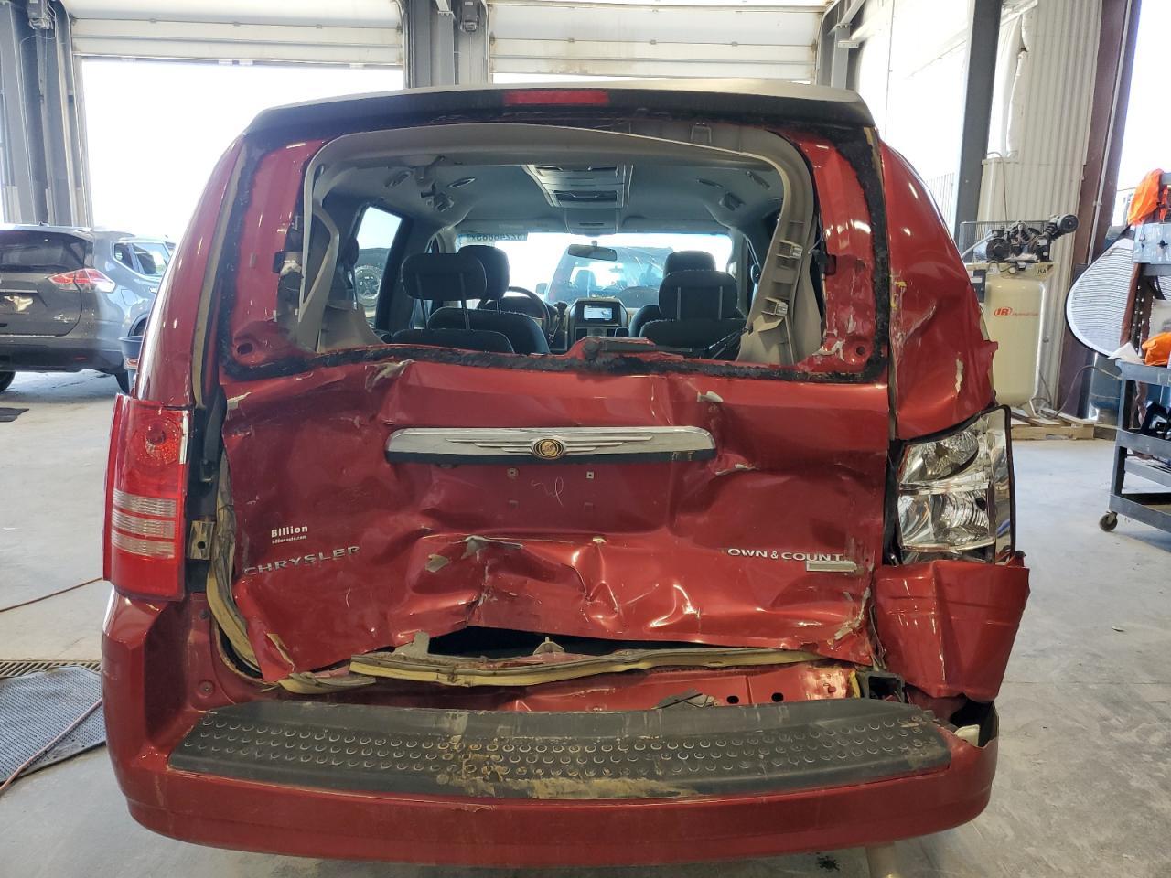 2010 CHRYSLER Town & Country