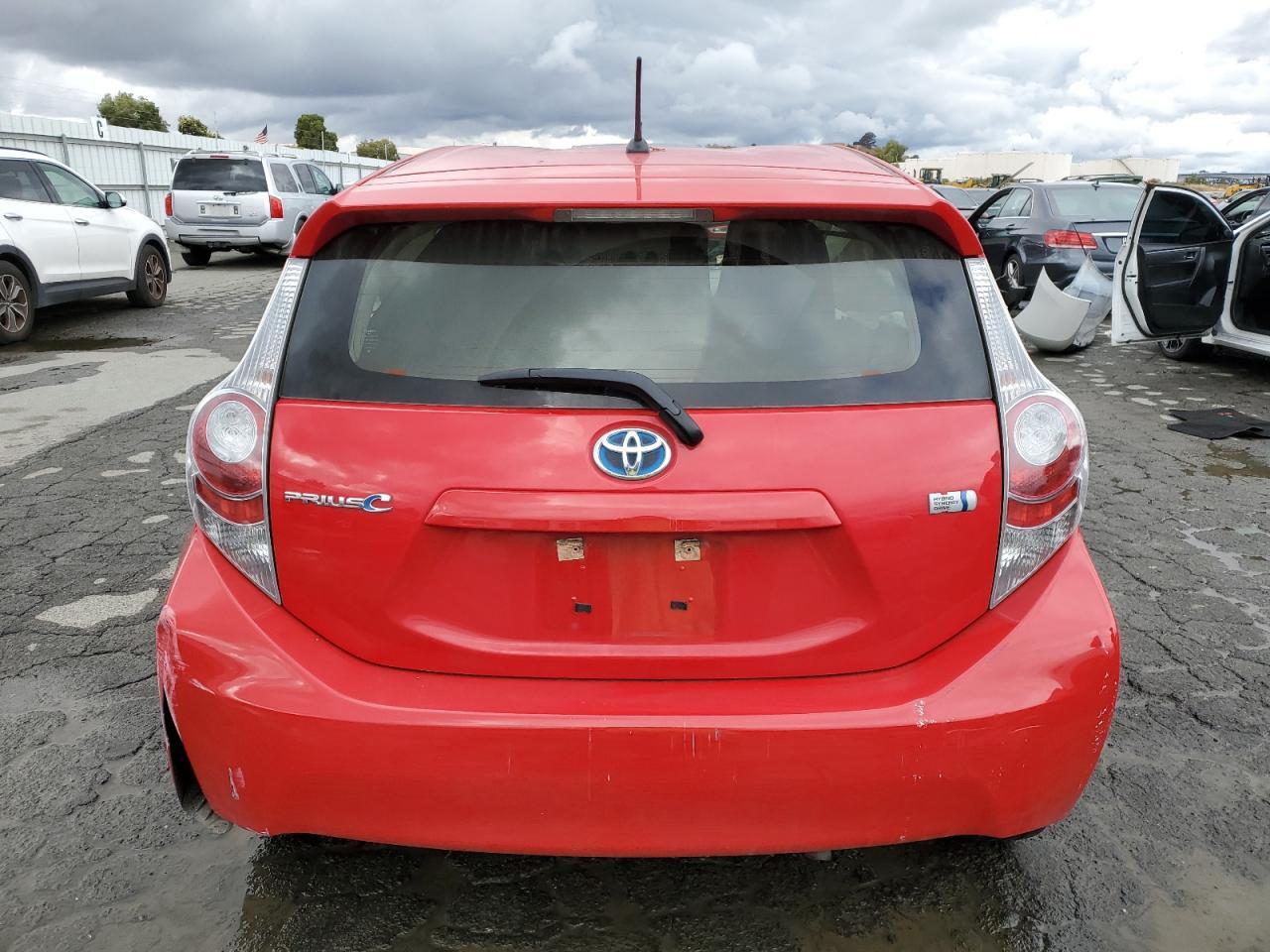 2014 TOYOTA Prius c