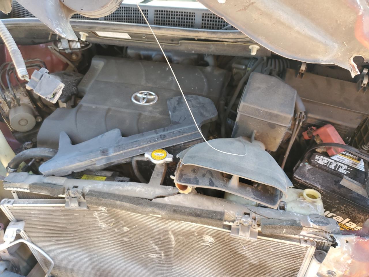 2011 TOYOTA SIENNA