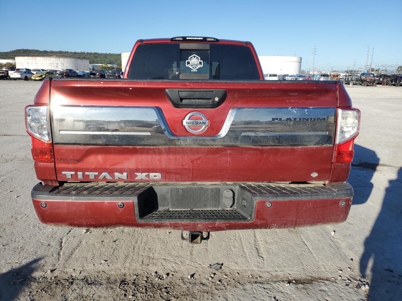 2017 NISSAN Titan