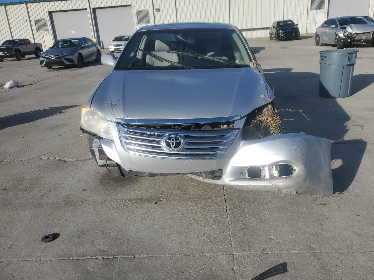 2008 TOYOTA Avalon