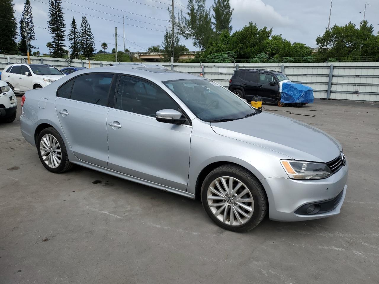 2012 VOLKSWAGEN JETTA
