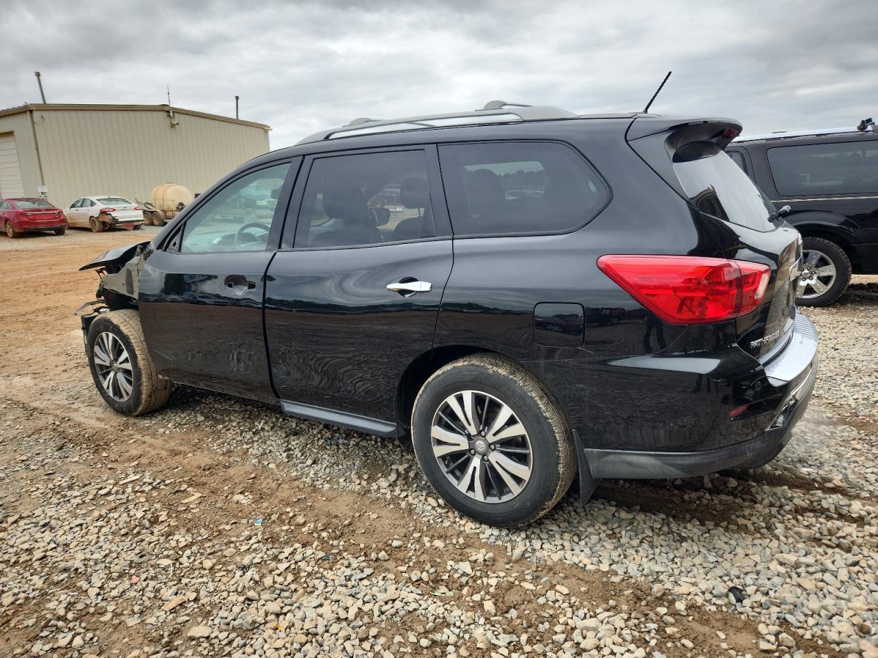2017 NISSAN PATHFINDER